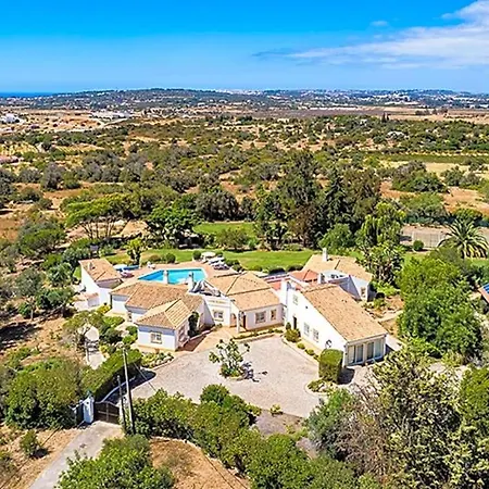 Sleeps 15 Pool Air Con *